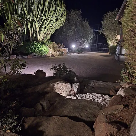 In Zona Panoramica, Immersa Nel Della Macchia Mediterranea