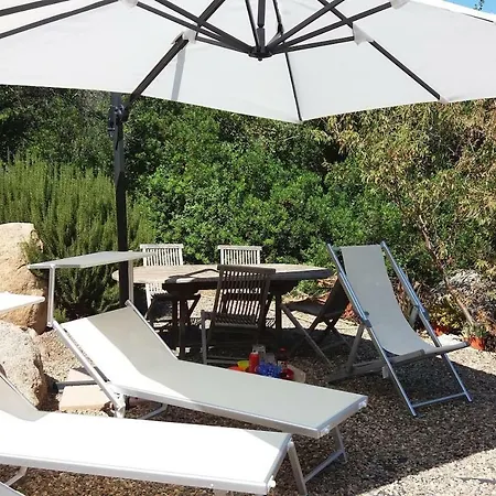 In Zona Panoramica, Immersa Nel Della Macchia Mediterranea アパート ヴィッラシミーウス