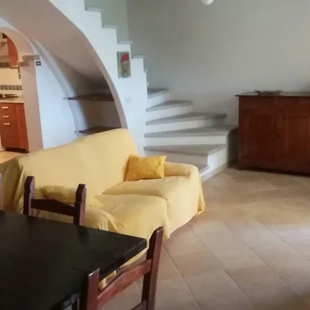 In Zona Panoramica, Immersa Nel Della Macchia Mediterranea アパート *