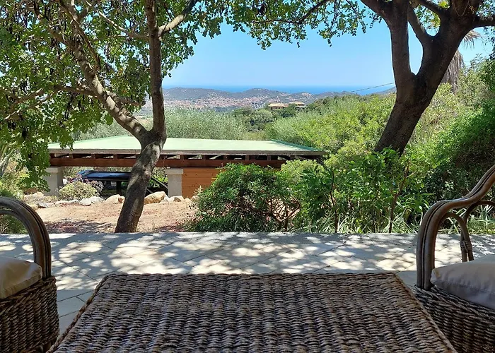 Apartmán In Zona Panoramica, Immersa Nel Della Macchia Mediterranea *