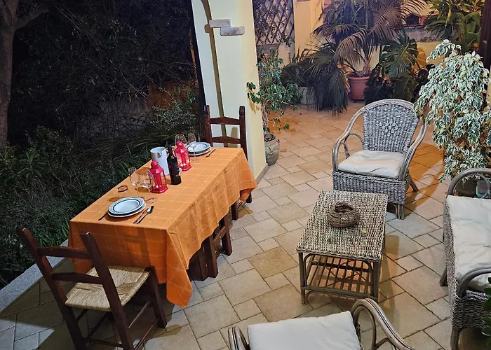 In Zona Panoramica, Immersa Nel Della Macchia Mediterranea *