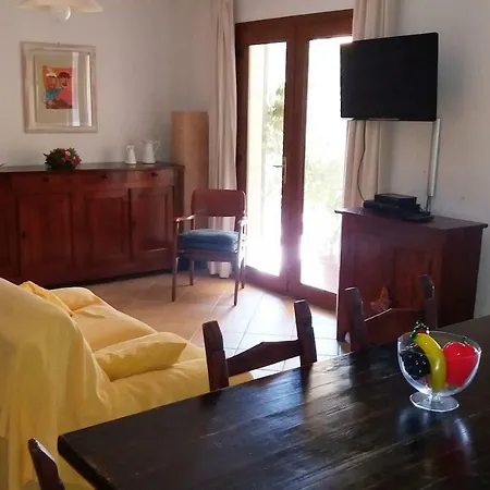 In Zona Panoramica, Immersa Nel Della Macchia Mediterranea