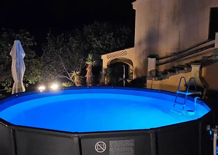 In Zona Panoramica, Immersa Nel Della Macchia Mediterranea *