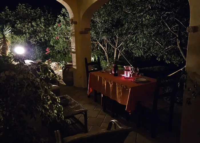 アパート In Zona Panoramica, Immersa Nel Della Macchia Mediterranea ヴィッラシミーウス