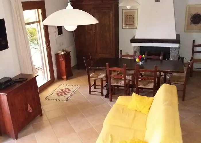 In Zona Panoramica, Immersa Nel Della Macchia Mediterranea Villasimius