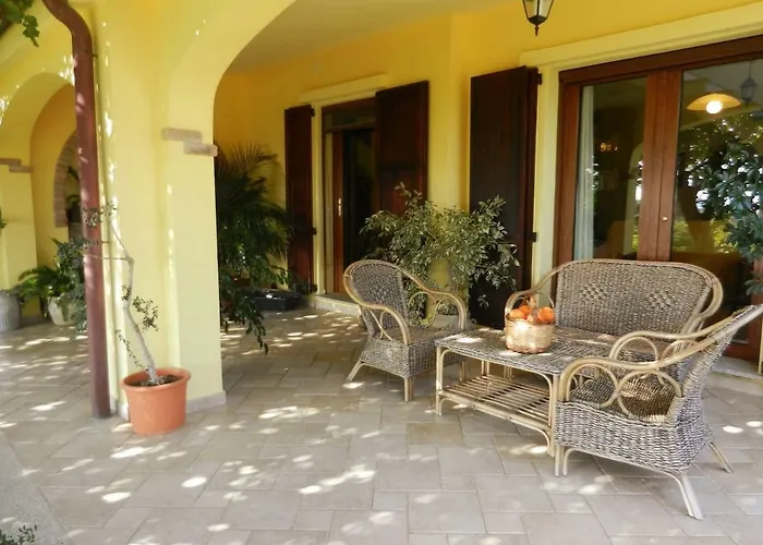 Apartmán In Zona Panoramica, Immersa Nel Della Macchia Mediterranea *