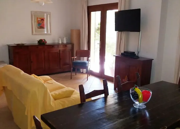 In Zona Panoramica, Immersa Nel Della Macchia Mediterranea