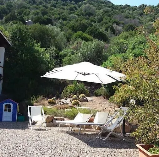 In Zona Panoramica, Immersa Nel Della Macchia Mediterranea アパート *