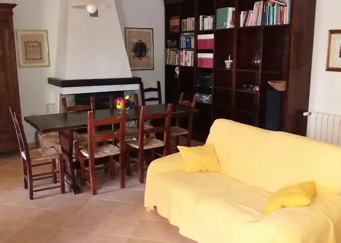 In Zona Panoramica, Immersa Nel Della Macchia Mediterranea